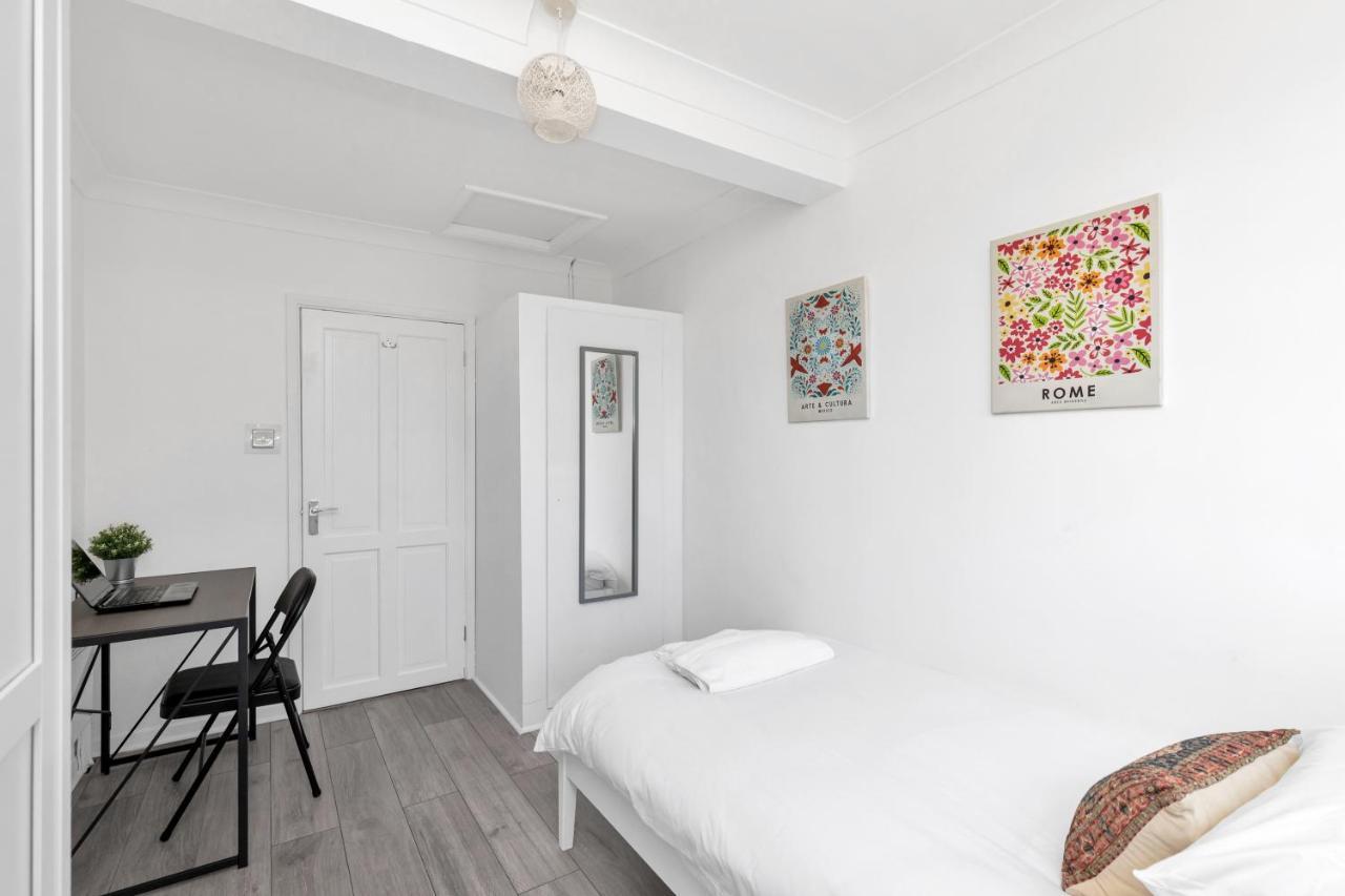 Modern Two Bedroom Apartment With Free Parking! London Exterior foto